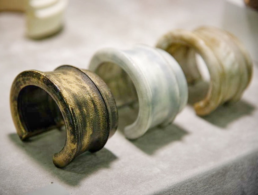 Macro detail of stacked marbled bangles in sintered nylon PA12, hand-finished and pigmented, Nobahar Design